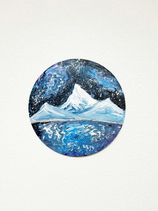 Картина кругла акрилова «Засніжені гори»
