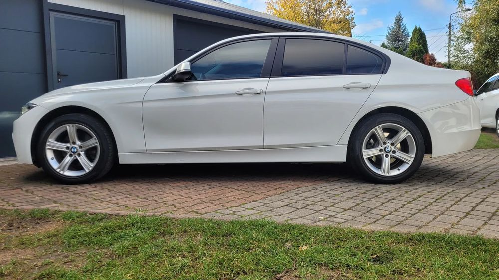 BMW Seria 3 xDrive Automat Jasne Skóry Ambiente Digital Nowe Opony