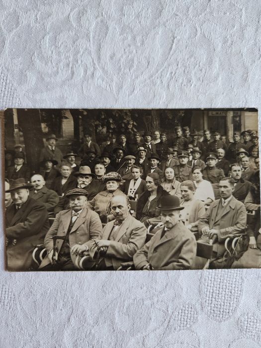 Stare zdjęcie ok 1920 r z zebrania lub koncertu