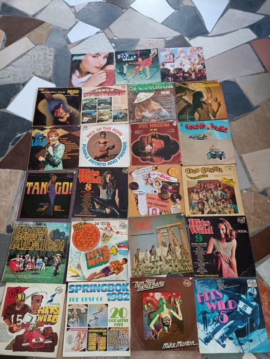 Dezenas de LPs e sigles