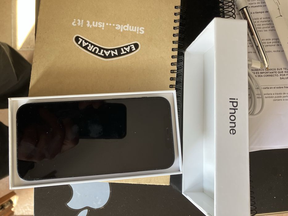 Iphone 12  64gb  como novo com caixa e carregador
