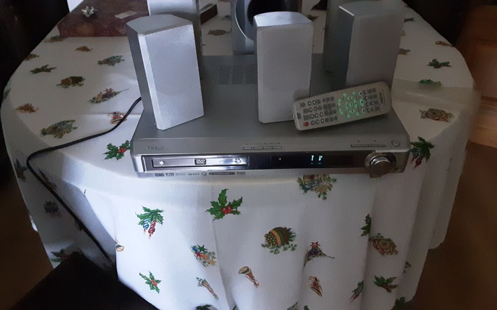 Home cinema da Sanyo modelo JCX-TS762