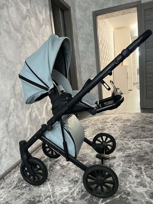 Продам коляскуПродам Anex e/type 2 в1. Люлька в хорошому стані.