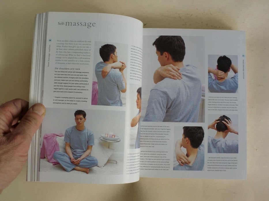 The Illustrated Guide to Massage and Aromatherapy