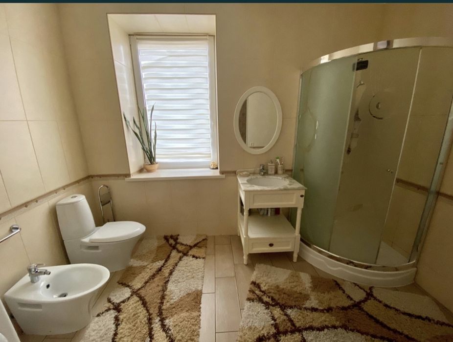 Продам шикарный дом в лесу возле реки