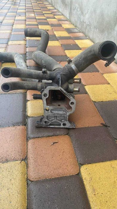 Fiat Ducato термостат з патрубками