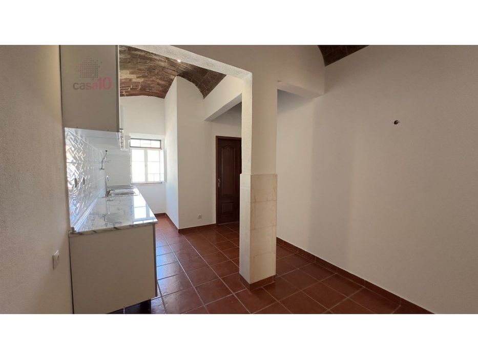 Arrenda-se apartamento T2 no Centro Histórico de Évora