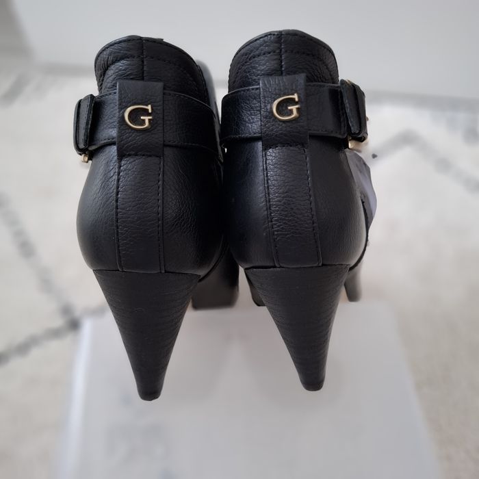 Wiosenne botki skórzane_słupek_Guess / 37