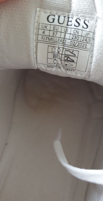 Białe Sneakersy Guess r.37 J.Nowe