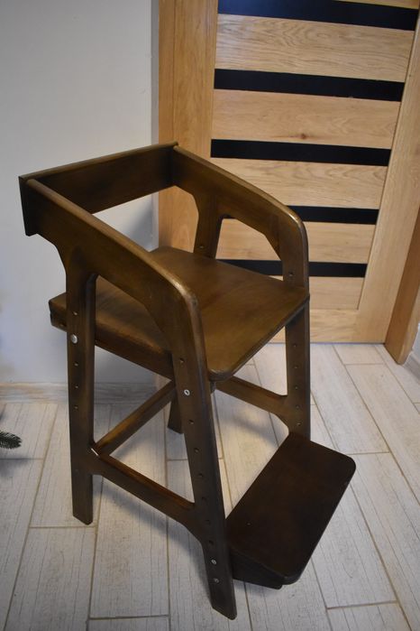 Дитячий зростаючий стілець