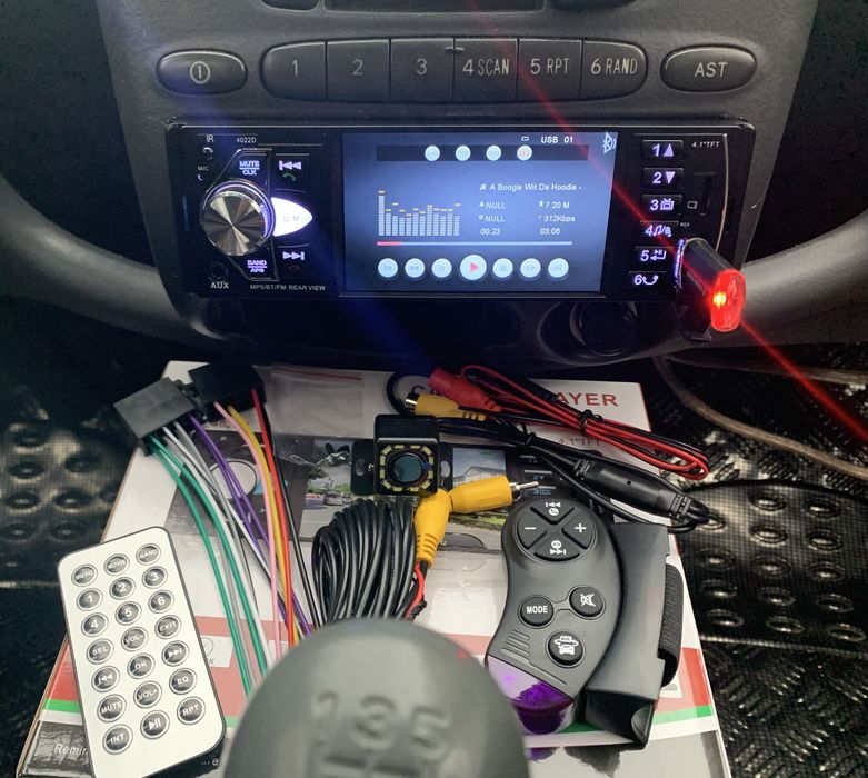 Auto Rádio UNIVERSAL Pode ver Filmes, GPS, Waze, Youtube etc com Microfone para chamadas Bluetooth NOVO
