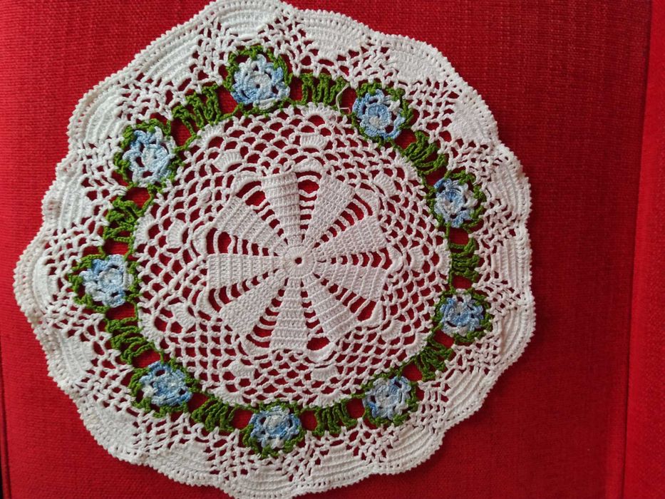 Mandala em linha de crochet 30cm de diâmetro