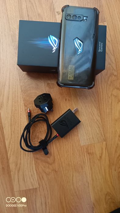ASUS ROG Phone 3 ZS661KS 12 / 128GB 865 Czarny.
•	Mode