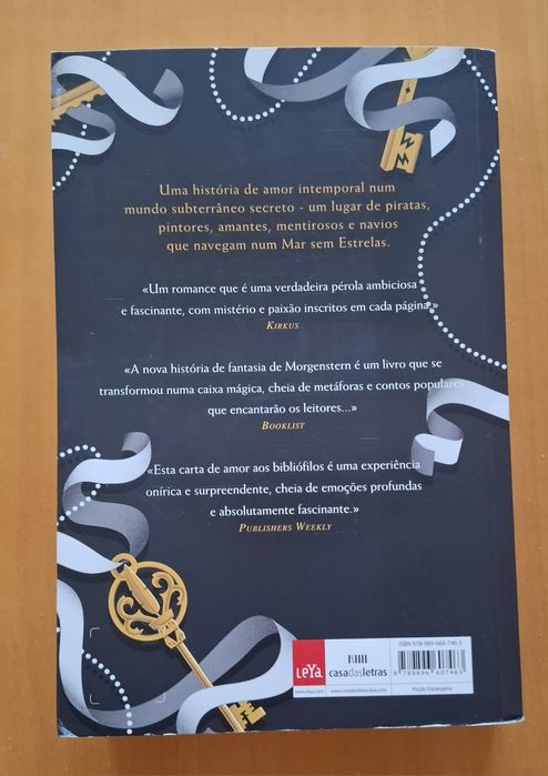 Um mar sem estrelas - livro