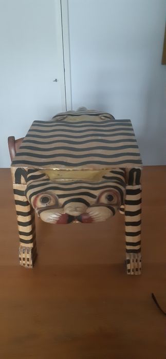 Mesinha banco decorativo gato egípcio