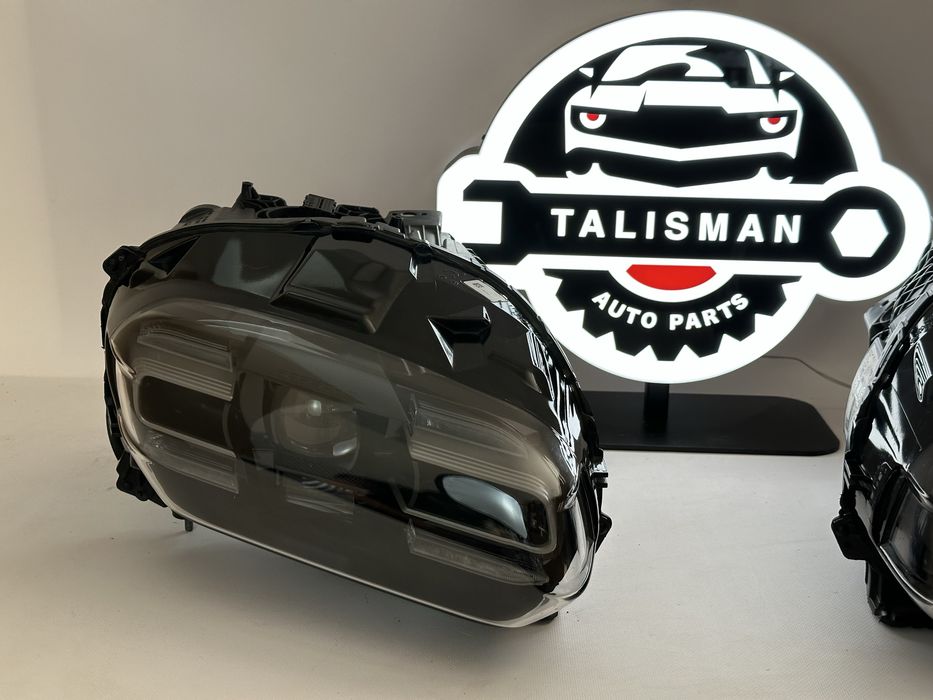 Porsche Taycan фара передня оптика в наявності 9J1941032H 9J1941031H
