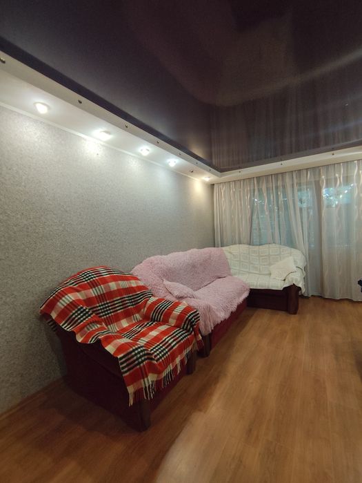 Здам трикімнатну квартиру з АО