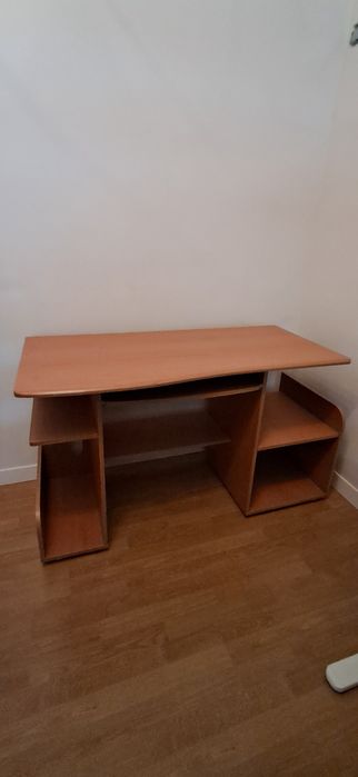 Mesa de escritório em madeira