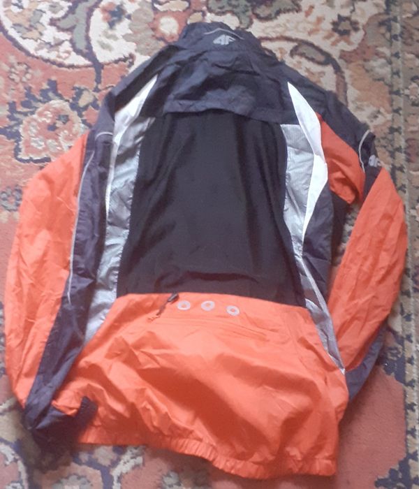 Kurtka  na rower firmy 4 F