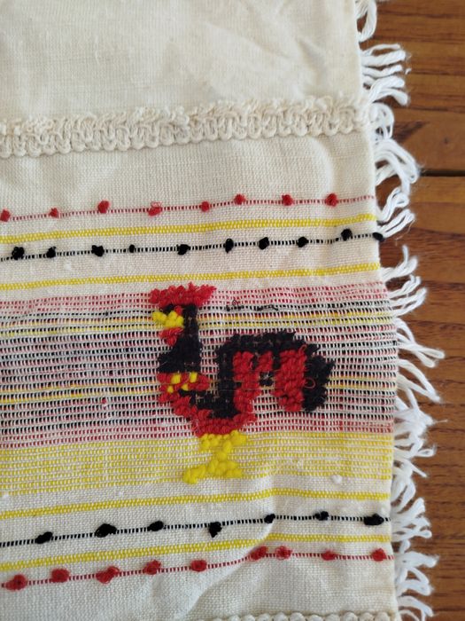 Vendo saco de pão em linho bordado. Nunca usado.