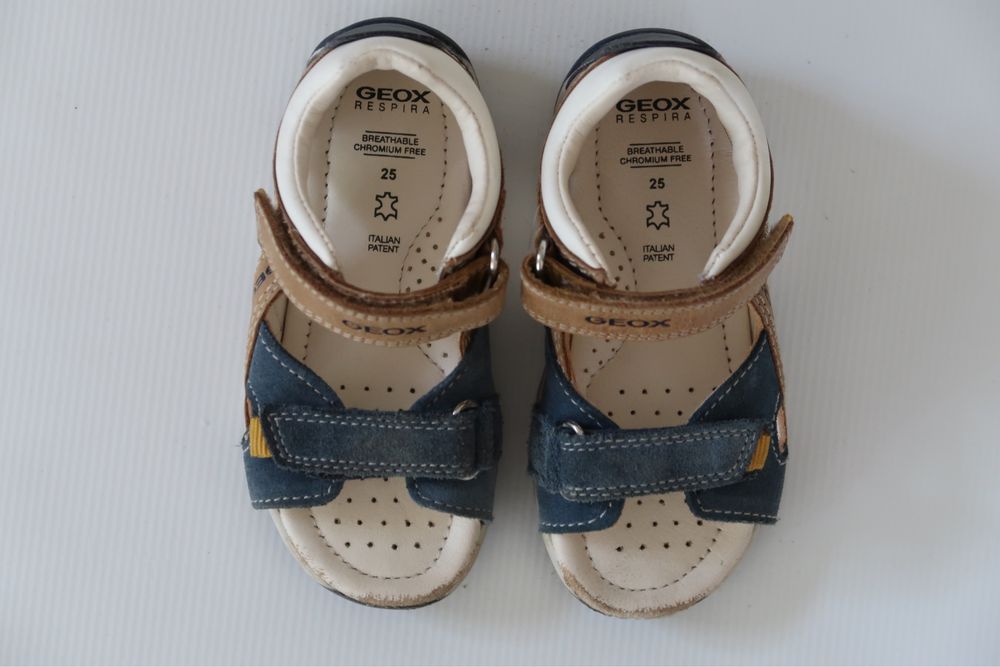 Sandały dziecięce Geox r. 25 skórzane dobry stan