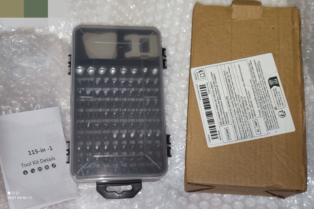 Sprzedaję śrubokręty 115w1