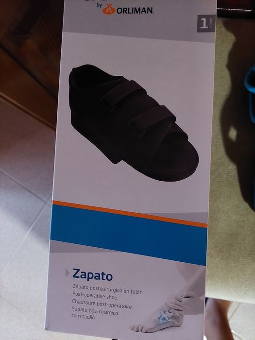 Vendo sapatos para após cururgia pés