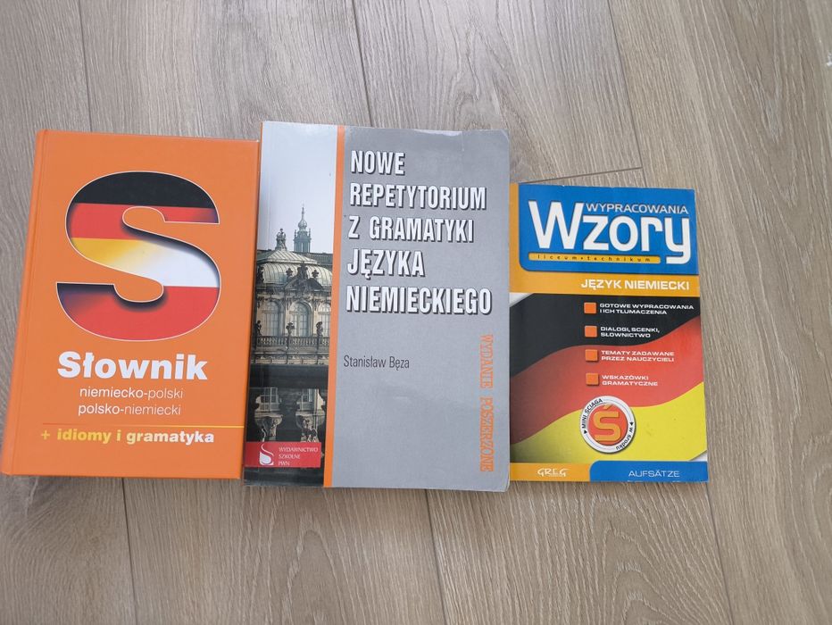 "Nowe repetytorium z gramatyki j. niemieckiego" + słownik o wzory wypracowań