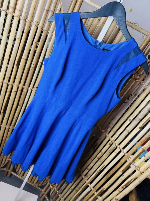 Śliczna, połyskująca sukienka koktajlowa Salsa, M/L