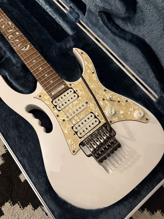 Ibanez JEM555 Steve Vai | 2011 | Dobra seria | Futerał | White