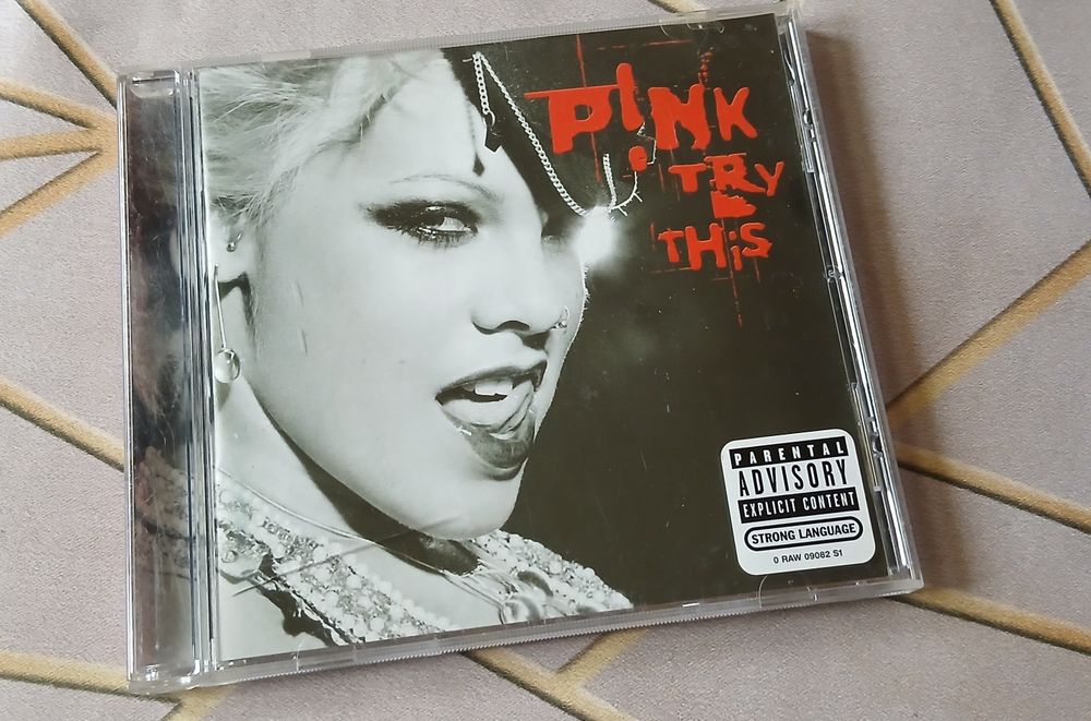 P!NK album "Try this"