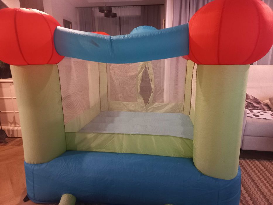 Zamek dmuchany dla dzieci