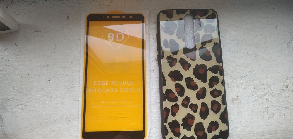 Чехлы на телефоны