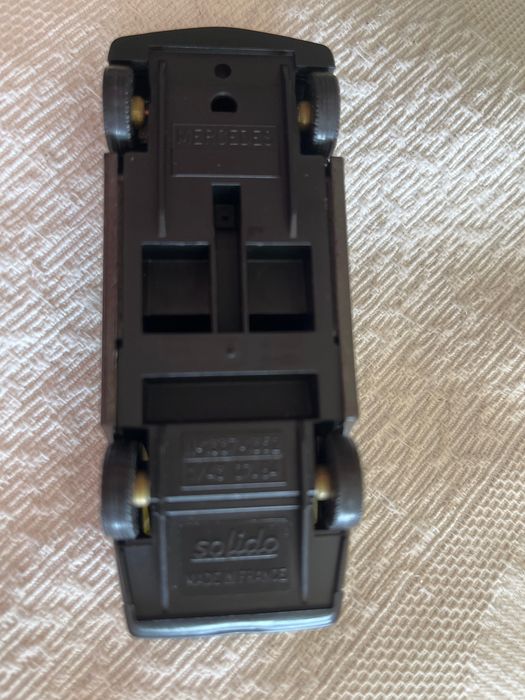 Caro miniature Mercedes Solido