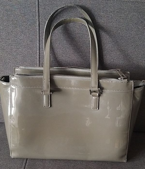 Torebka lakierowana Reserved