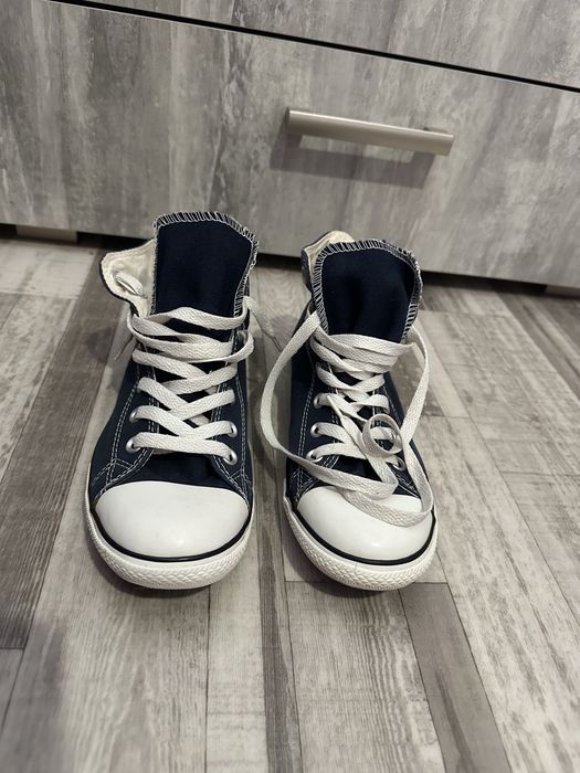 Продам кеди Converse