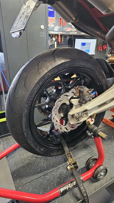Aprilia Dorsoduro 750 Factory Troca por Carrinha 3L