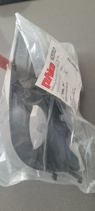 Grelha pára-choques - VW Golf V