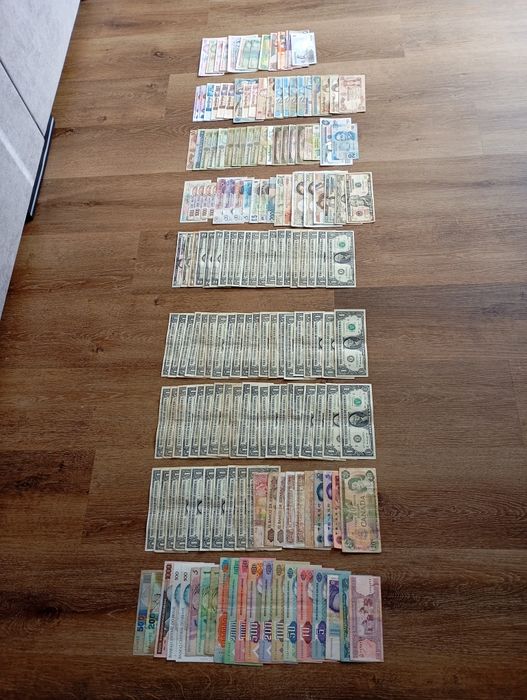 Colecção de 173 Notas do Mundo