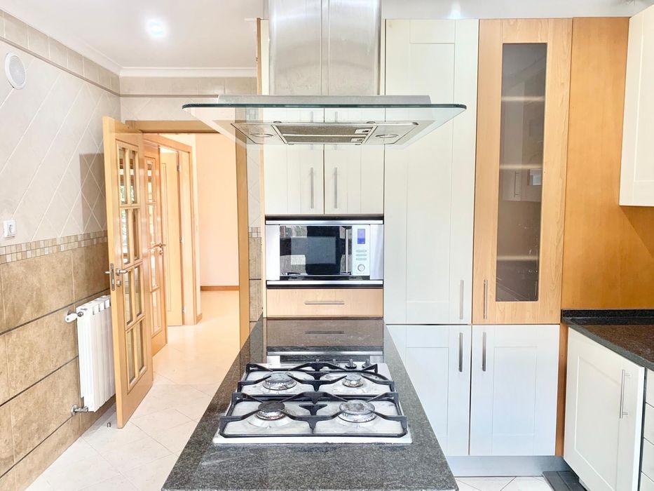 Magnífico Apartamento T3 renovado em Colinas do Cruzeiro, Odivelas.