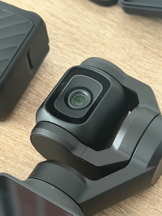 DJI Osmo Pocket 4