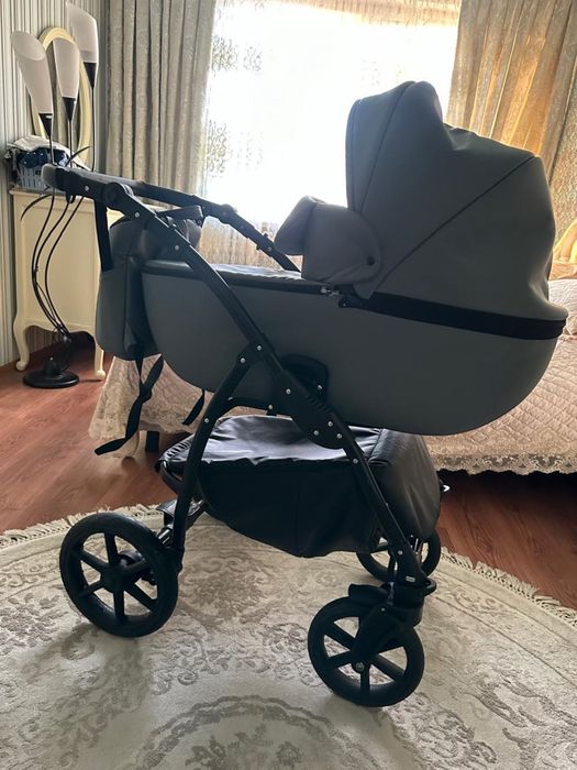 Продам коляску 2в 1