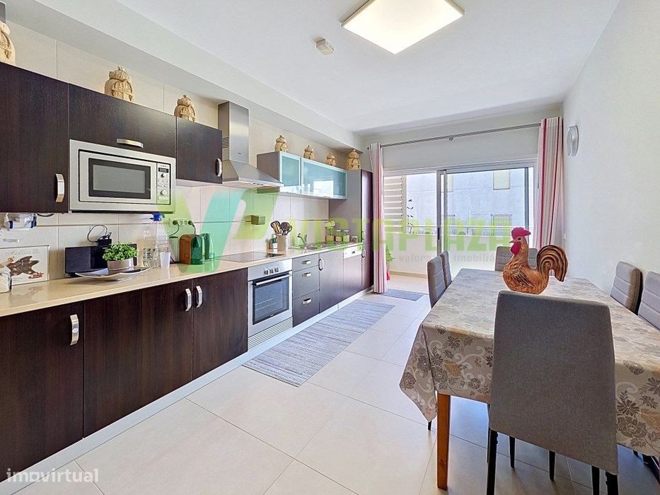 Apartamento T3 na Praia da Rocha com Piscina Panorâmica e Estaciona...