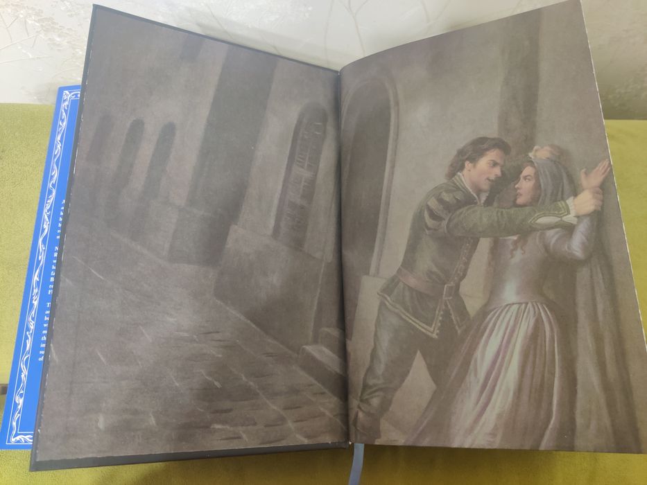 Книга Graceless heart by Isabel Ibañez, видання OwlCrate