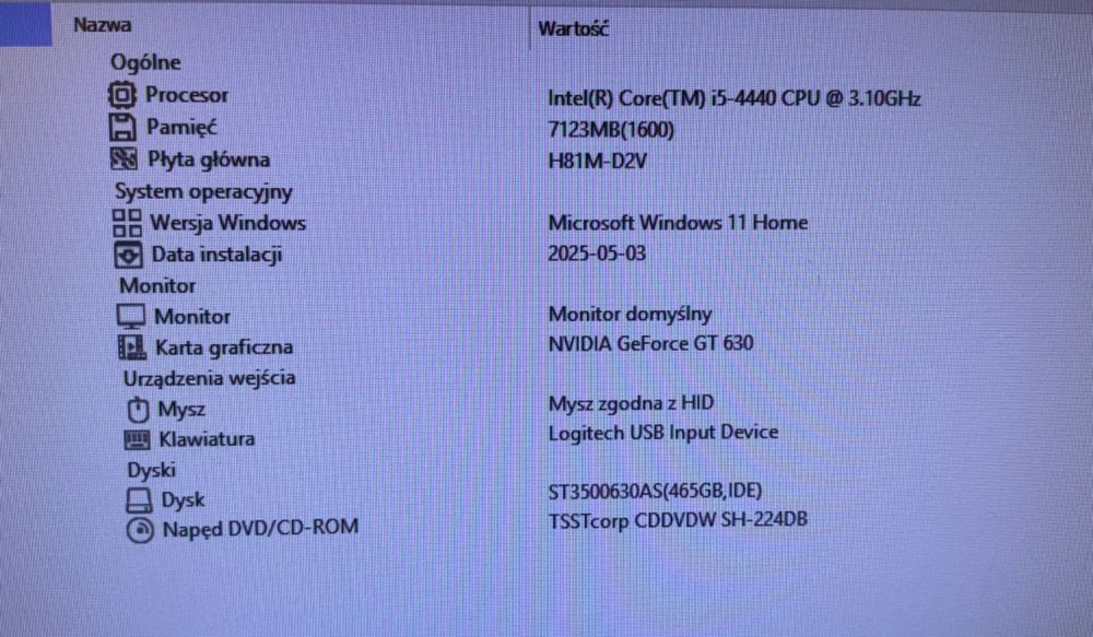 Komputer PC z Windows 11 Home