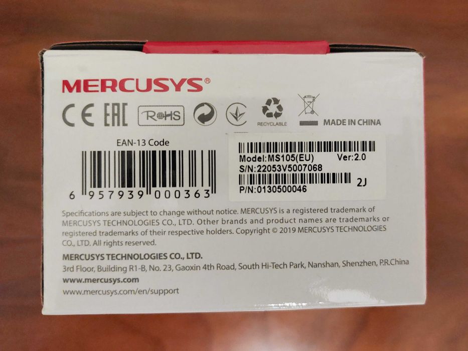 Switch Mercusys de 5 portas novo