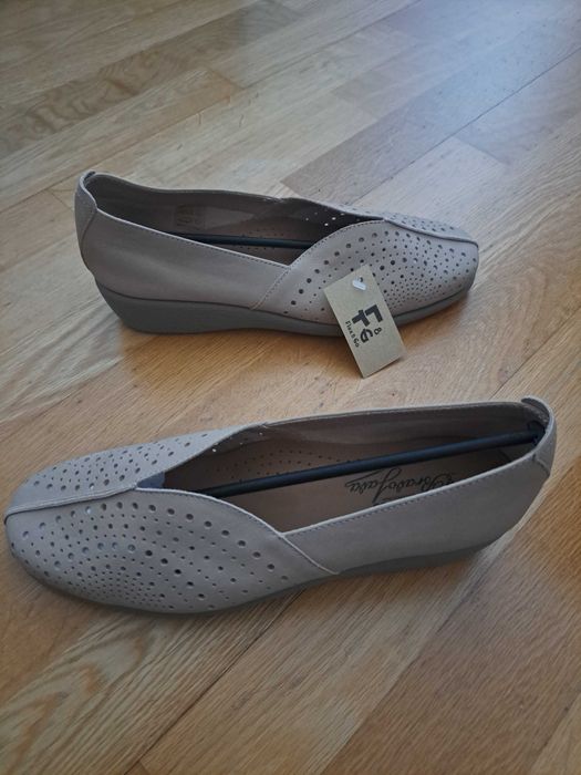 Sapatos bege - Marca “Flex&Go” - Tamanho 40 - Novas!