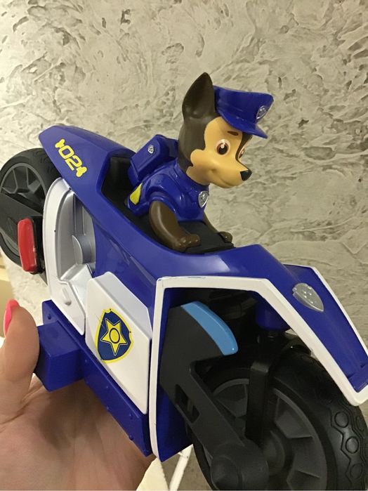 Щенячий патруль чейз гонщик мотоцикл на пульті