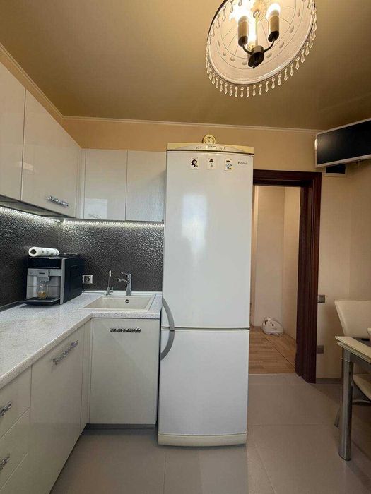 Трикімнатна квартира зайти і жити! Продаж по Є-відновленню!