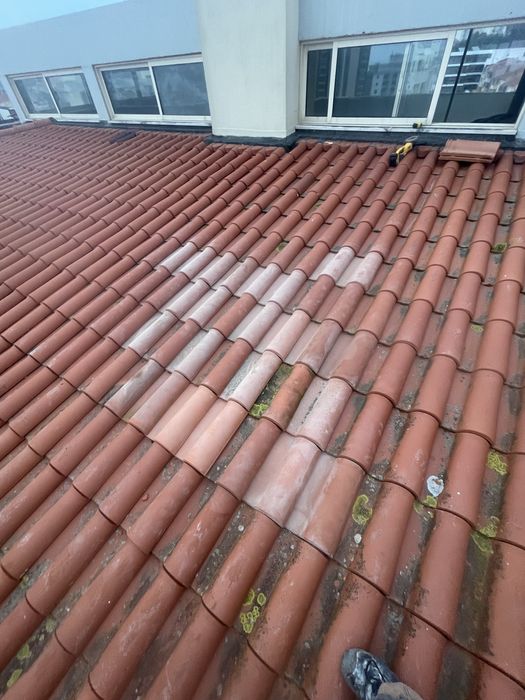 Construcao e reparacao de telhados
